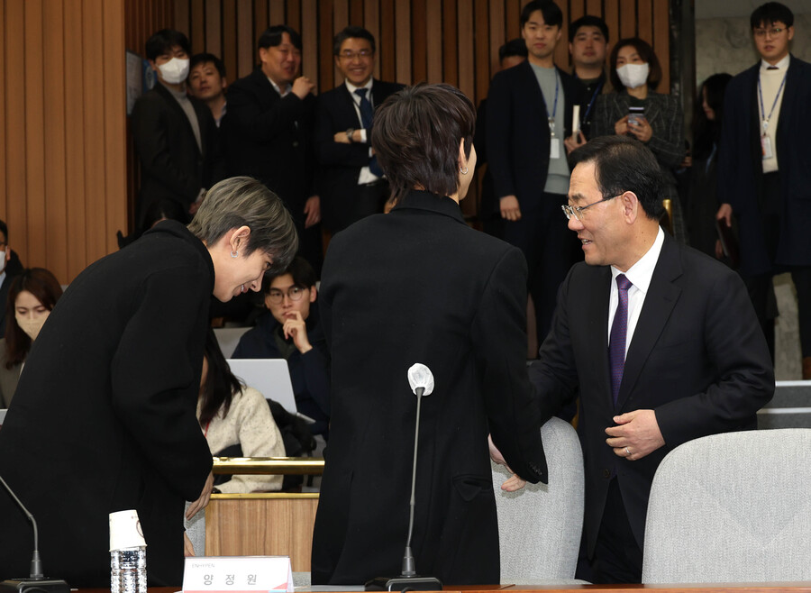 국회 간 엔하이픈 희승·정원 "K-컬쳐 전 세계적 열풍" 정부 지원 요청