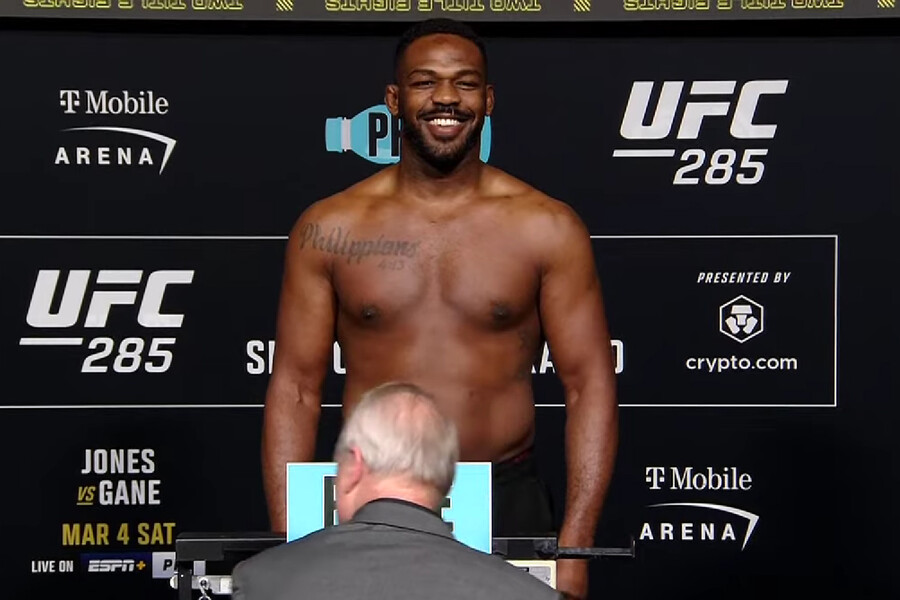 존 존스 112.49kg 계체 통과…UFC 헤비급 데뷔 D-1