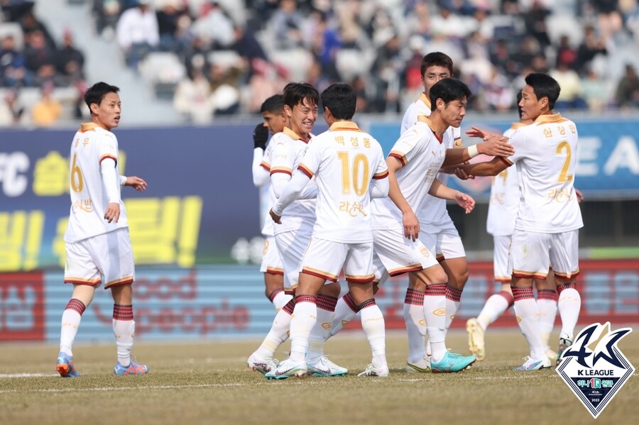 [현장REVIEW] ‘이승우 퇴장’ 수원FC, 포항에 1-2 패…2경기 무승
