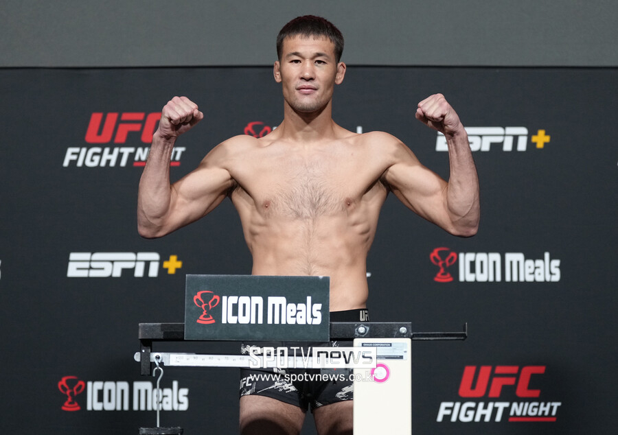 -UFC 285- 치마예프 추격자 라흐모노프, UFC 5연속 피니시 승리
