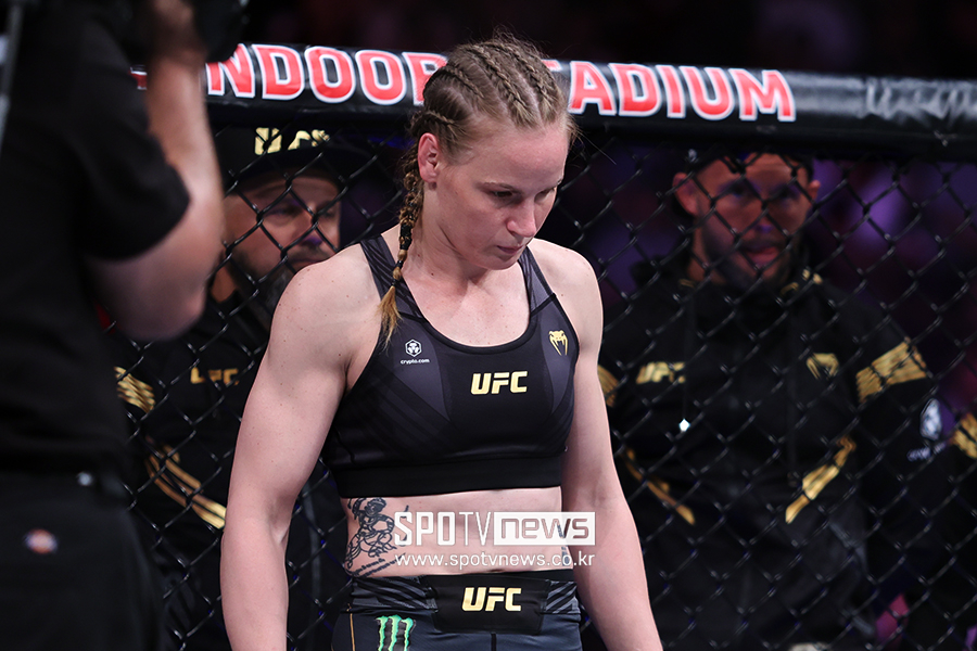 -UFC 285- 절대 강자 발렌티나 셰브첸코, 충격적인 서브미션 패배