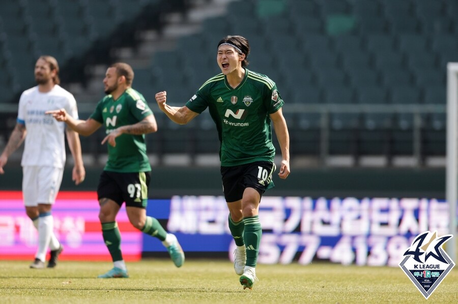 ▲ 전북 현대는 수원 삼성전에서 조규성의 페널티킥 골로 앞서갔다. ⓒ한국프로축구연맹