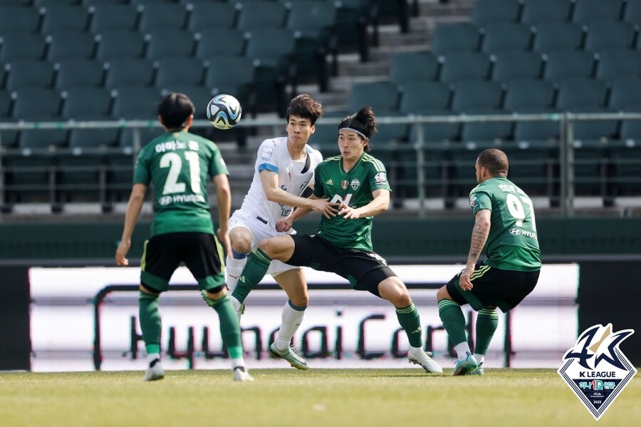 ▲ 투지 있게 경기했던 전북 현대 공격수 조규성 ⓒ한국프로축구연맹