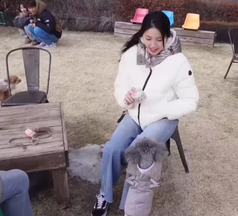▲ 성해은(앞), 전종서-이충현 커플(뒤). 출처| 성해은 브이로그