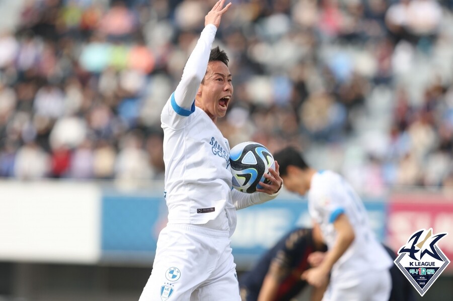 ▲ 후반 중반 수원이 김경중의 만회골로 따라붙었다. ⓒ한국프로축구연맹