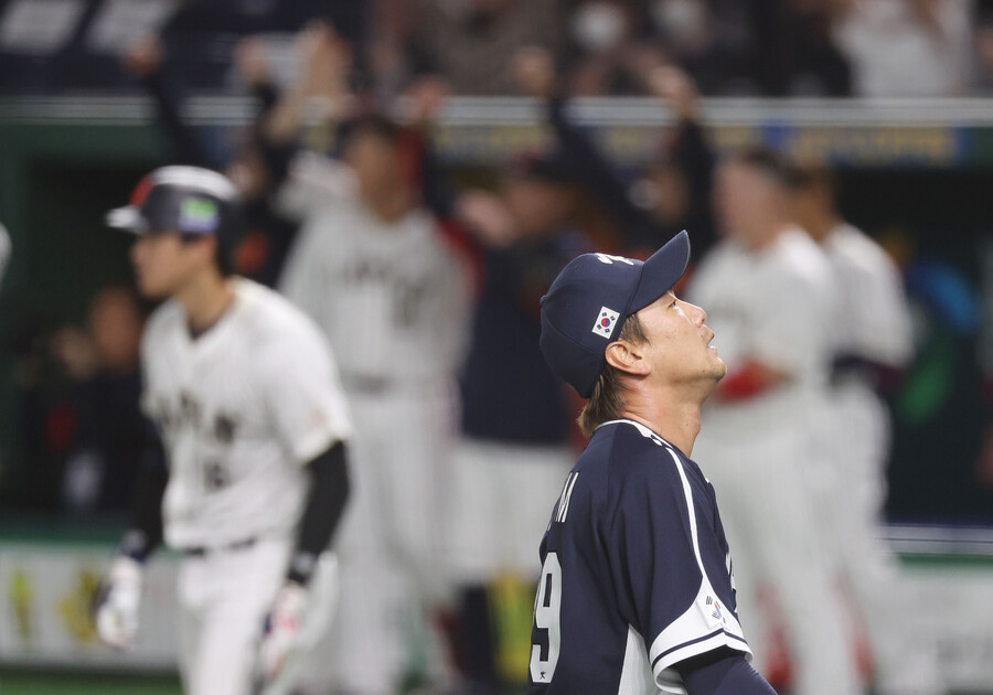 ▲김광현이 2023 WBC 일본전에서 실점한 뒤 아쉬워하고 있다. ⓒ연합뉴스