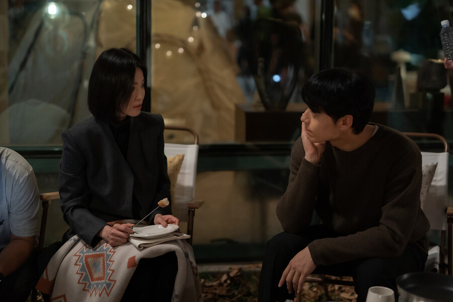 ▲  '더 글로리' 파트2 비하인드 스틸. 제공|넷플릭스