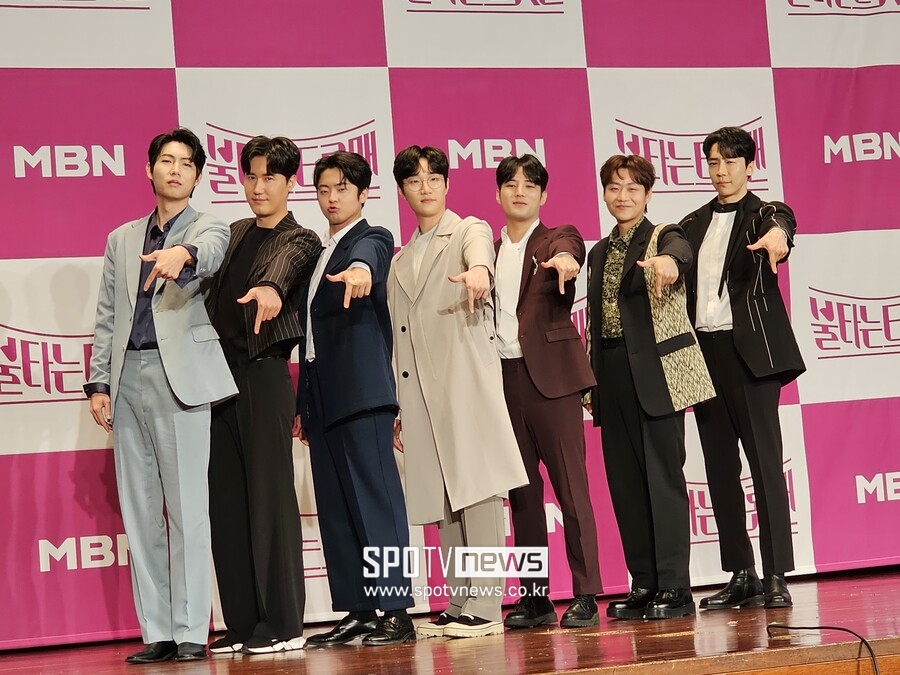 ▲ '불타는 트롯맨' 톱7.  ⓒ스포티비뉴스DB