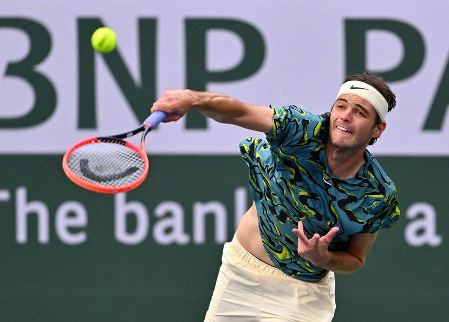 ▲ 테일러 프리츠가 2023년 ATP 투어 BNP 파리바 오픈 단식 16강전에서 경기를 펼치고 있다. ⓒ연합뉴스/AP