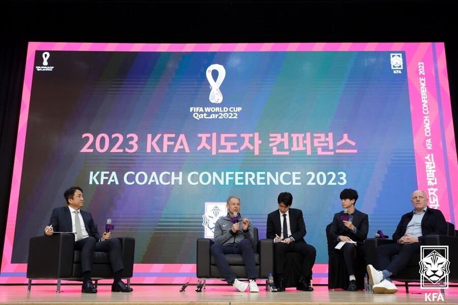 ▲ 황보관 기술 본부장부터 위르겐 클린스만 감독, 마이클 뮐러 위원장. ⓒ대한축구협회
