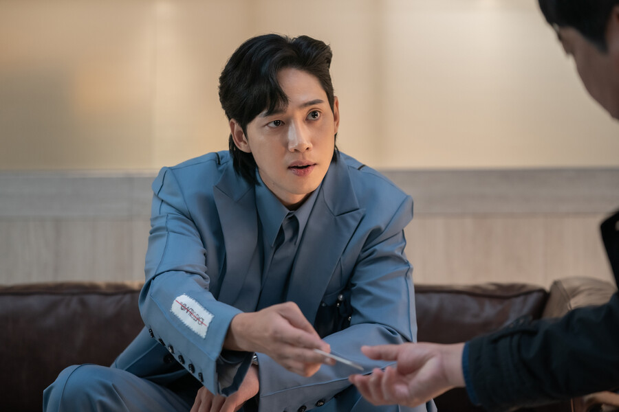 '더 글로리' 박성훈, 의문의 개그캐 등극…서늘한 복수극 속 반전 매력[초점S]