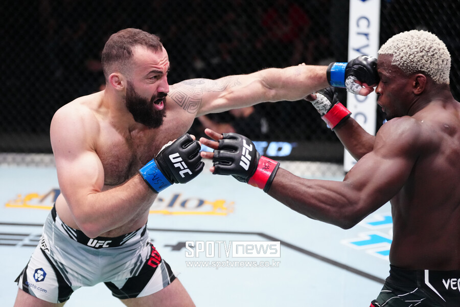 '올리버 칸' 되고 싶던 골키퍼, UFC 챔피언 꿈꾼다