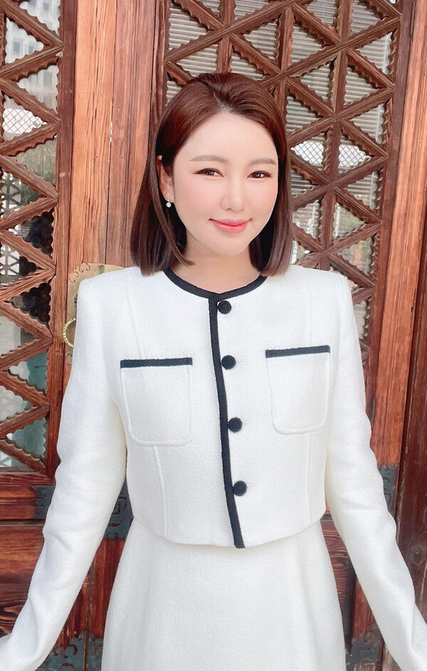 송가인, 4월 '슈퍼 빅 콘서트' 참여…수익금 시각장애인에 기부