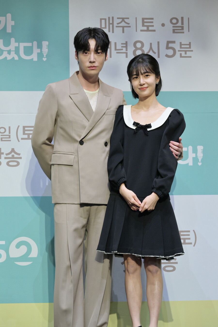 ▲ KBS2 새 주말드라마 '진짜가 나타났다!' 제작발표회에 참석한 배우 안재현(왼쪽)와 백진희. 제공| KBS2
