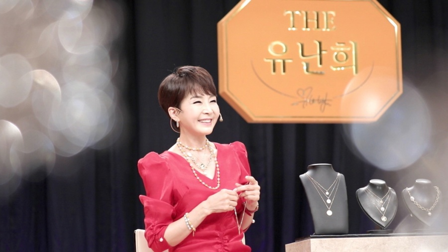 ▲ 명품 쇼호스트 1호로 꼽히는 유난희. 제공|쇼핑엔티
