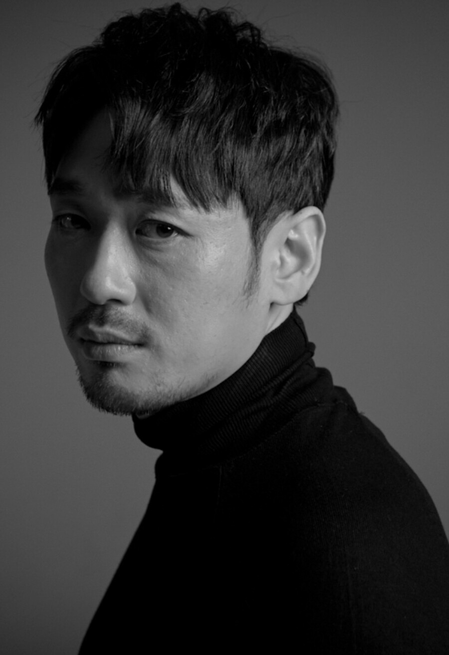 김동준, 밀리언셀러 원작 '불편한 편의점'으로 무대 오른다