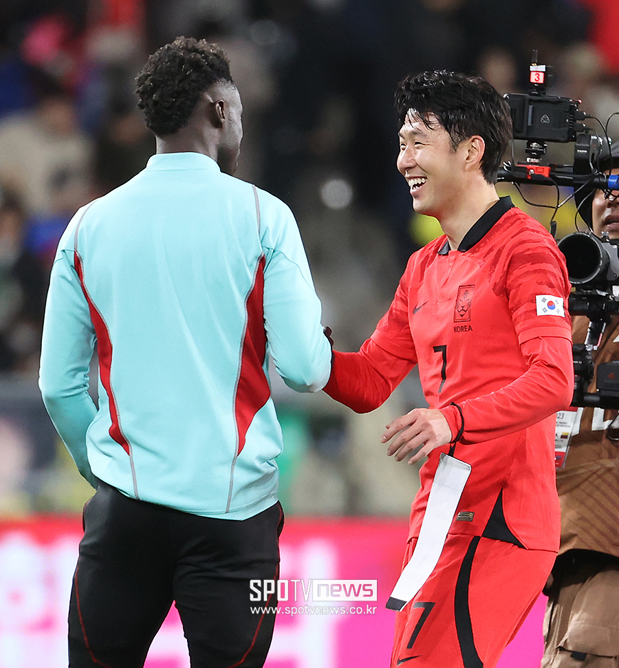 [SPO 현장]손흥민은 산체스 위로…황인범은 하메스와 우승 결의