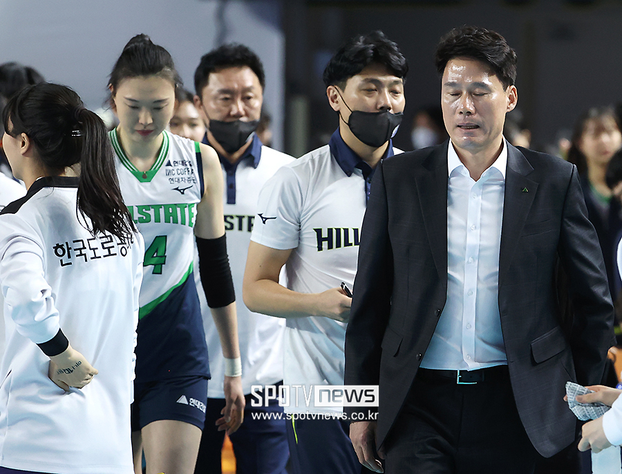 ▲ 강성형 감독 양효진 ⓒ곽혜미 기자