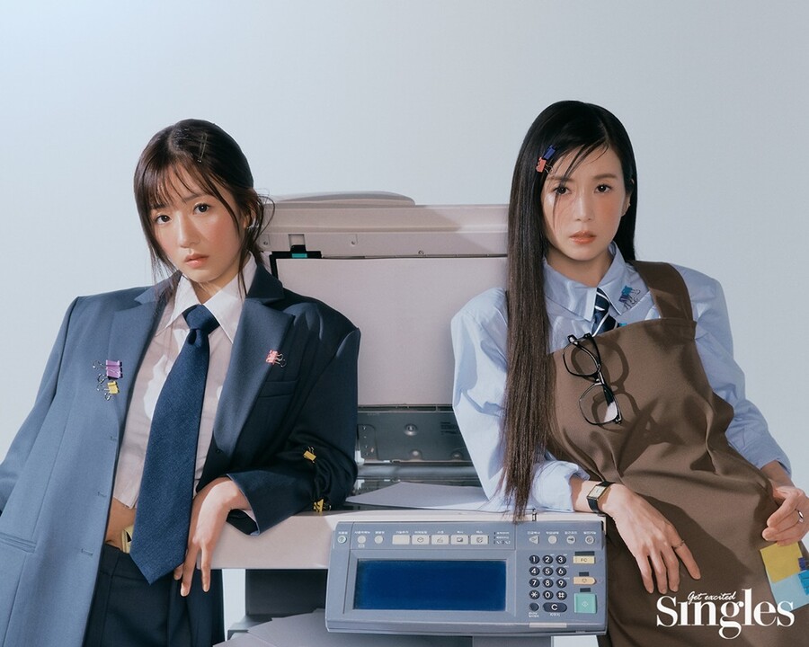 ▲ 에이핑크 윤보미(왼쪽), 박초롱. 제공ㅣ싱글즈