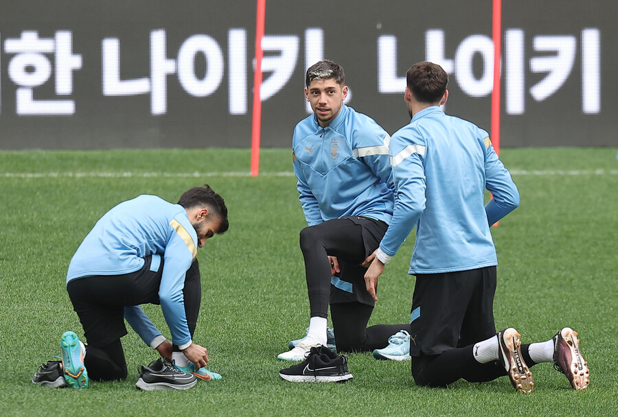▲ 훈련하는 우루과이 축구대표팀, 페데리코 발베르데 중심으로 여유를 보였다. ⓒ연합뉴스