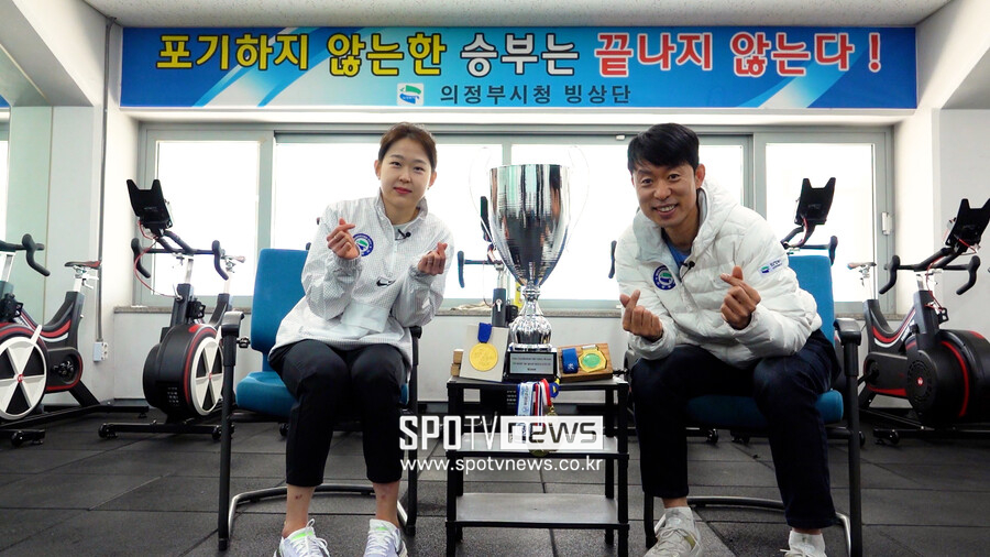 ▲ '스포티비뉴스'와 인터뷰 가진 김민선(왼쪽)과 제갈성렬 감독.