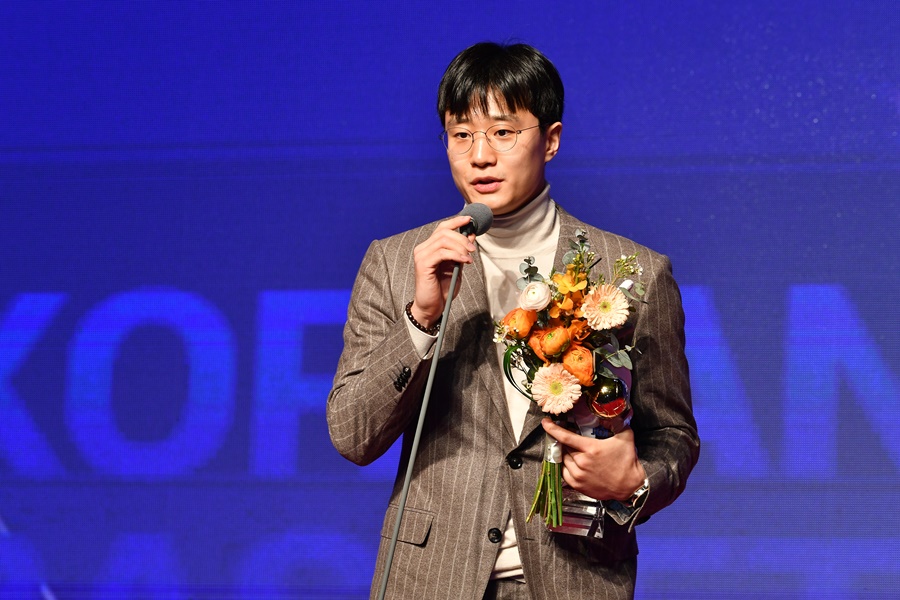 ▲ 론 제이 아바리엔토스(위)와 허웅(아래) ⓒ KBL