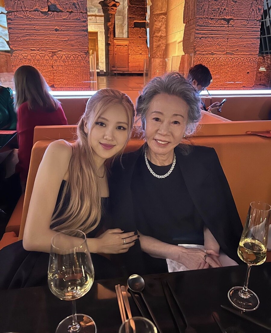 ▲ 로제(왼쪽), 윤여정. 출처ㅣ로제 SNS
