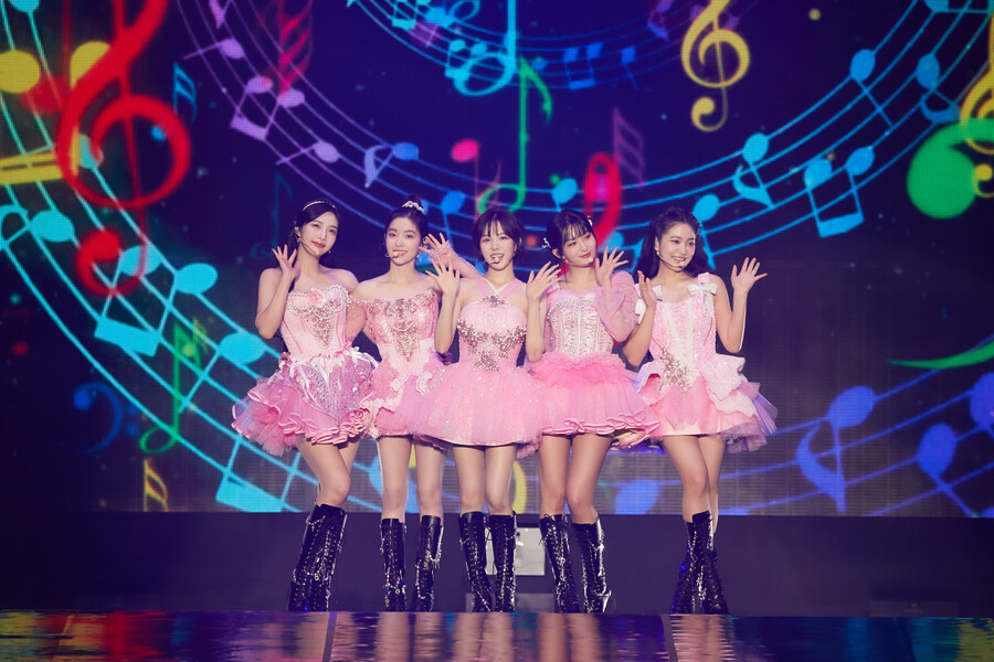 레드부터 벨벳까지…3년 기다린 레드벨벳, 정체성 제대로 보여준 'R to V'[종합]