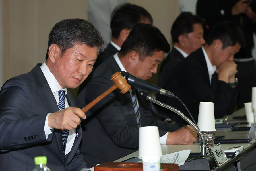 ▲ 승부 조작범이 포함된 축구인 사면을 단행했다 역풍을 맞은 정몽규 대한축구협회 회장이 31일 임시 이사회에서 사면 철회를 알렸다. ⓒ연합뉴스