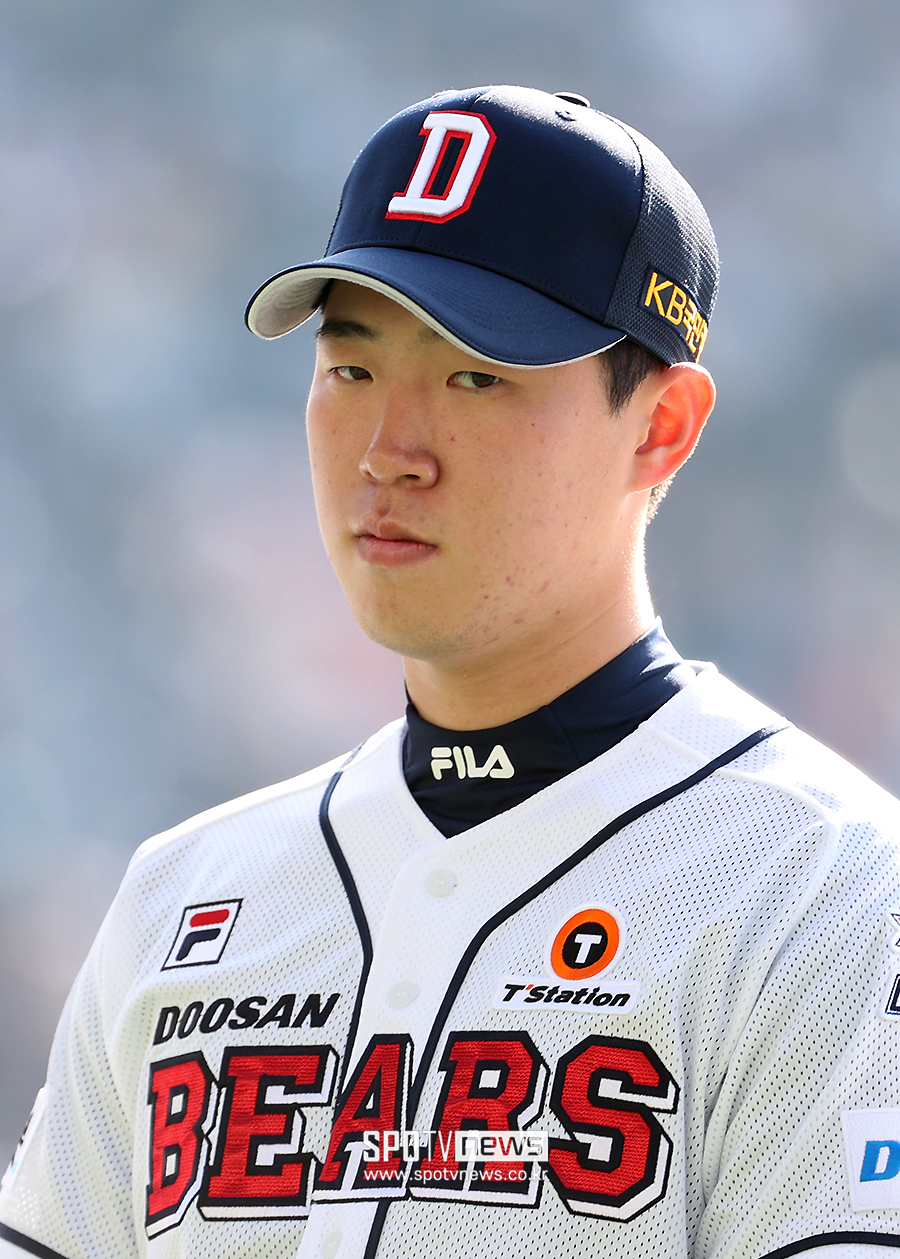 '학폭 논란' 김유성 프로 첫 등판…구위 OK, 제구는 불안