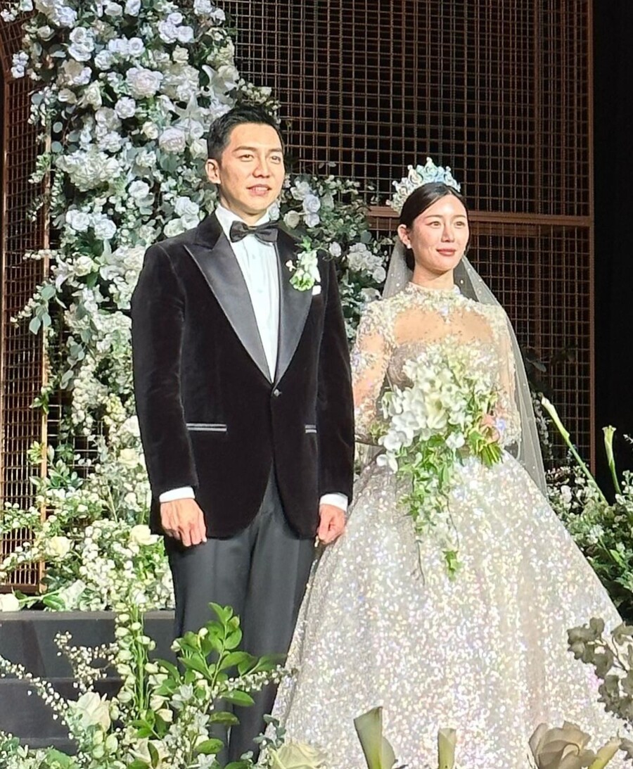 이승기♥이다인, 셀프 축가 불렀다…'결혼해줄래'로 약속한 '영원한 사랑'