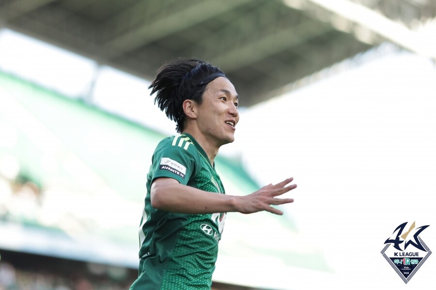 ▲ 전북 현대가 아마노 준과 하파 실바의 골로 인천 유나이티드에 승리를 가져왔다. ⓒ한국프로축구연맹