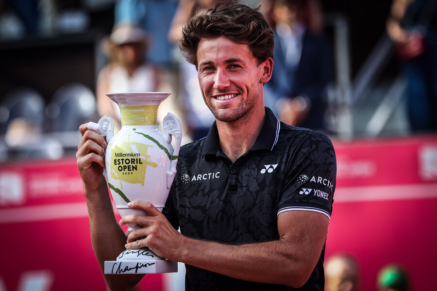 ▲ 2023년 ATP 투어 에스토릴 오픈에서 우승한 카스페르 루드 ⓒ연합뉴스/AP