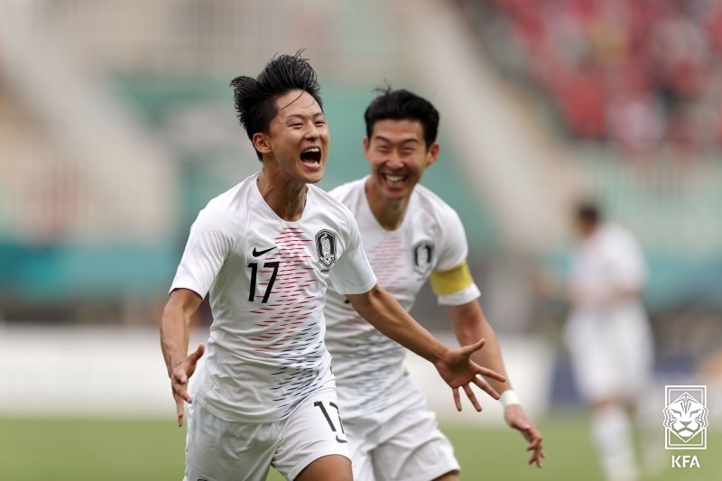 ▲ 2018 자카르타 팔렘방 하계 아시안게임 4강전 당시 이승우와 손흥민. ⓒ대한축구협회