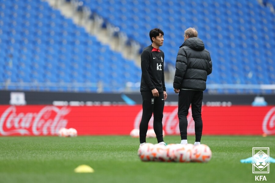 ▲ 손흥민과 클린스만 감독 ⓒ대한축구협회