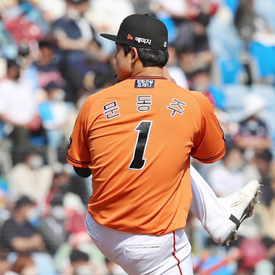 “구위 자체는 안우진 못지 않다” 적장도 감탄, 문동주의 160㎞ 야구가 시작됐다