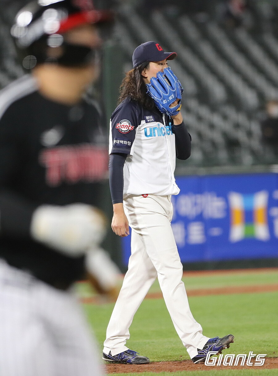 아무리 국가대표라지만…KBO 236홈런 베테랑과 정면승부 무모했다
