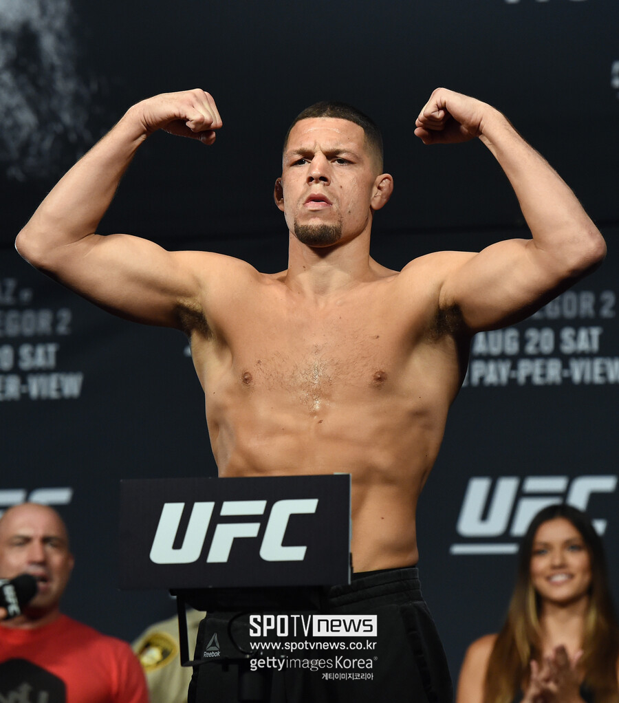 UFC 떠난 디아즈, 앤더슨 실바 꺾은 2000만 유튜버와 복싱 대결