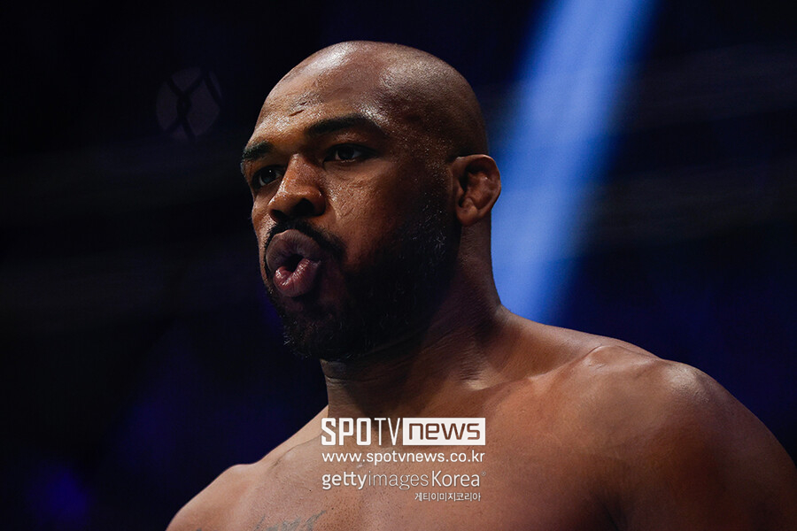 '존스 vs 미오치치' 기다린다…UFC 290 타이틀전 3경기 전망