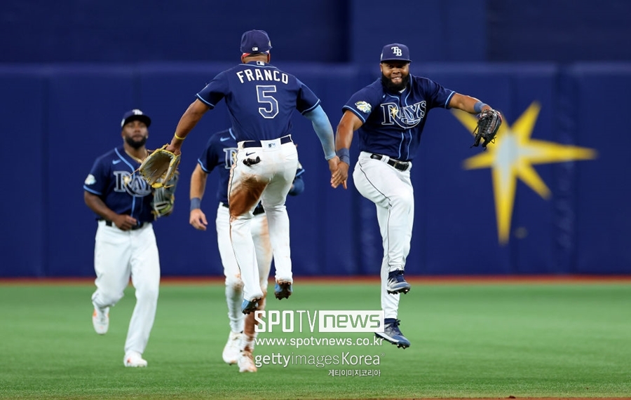 ML 타이기록 -1…'팀 연봉 28위' TB, 기적의 개막 12연승
