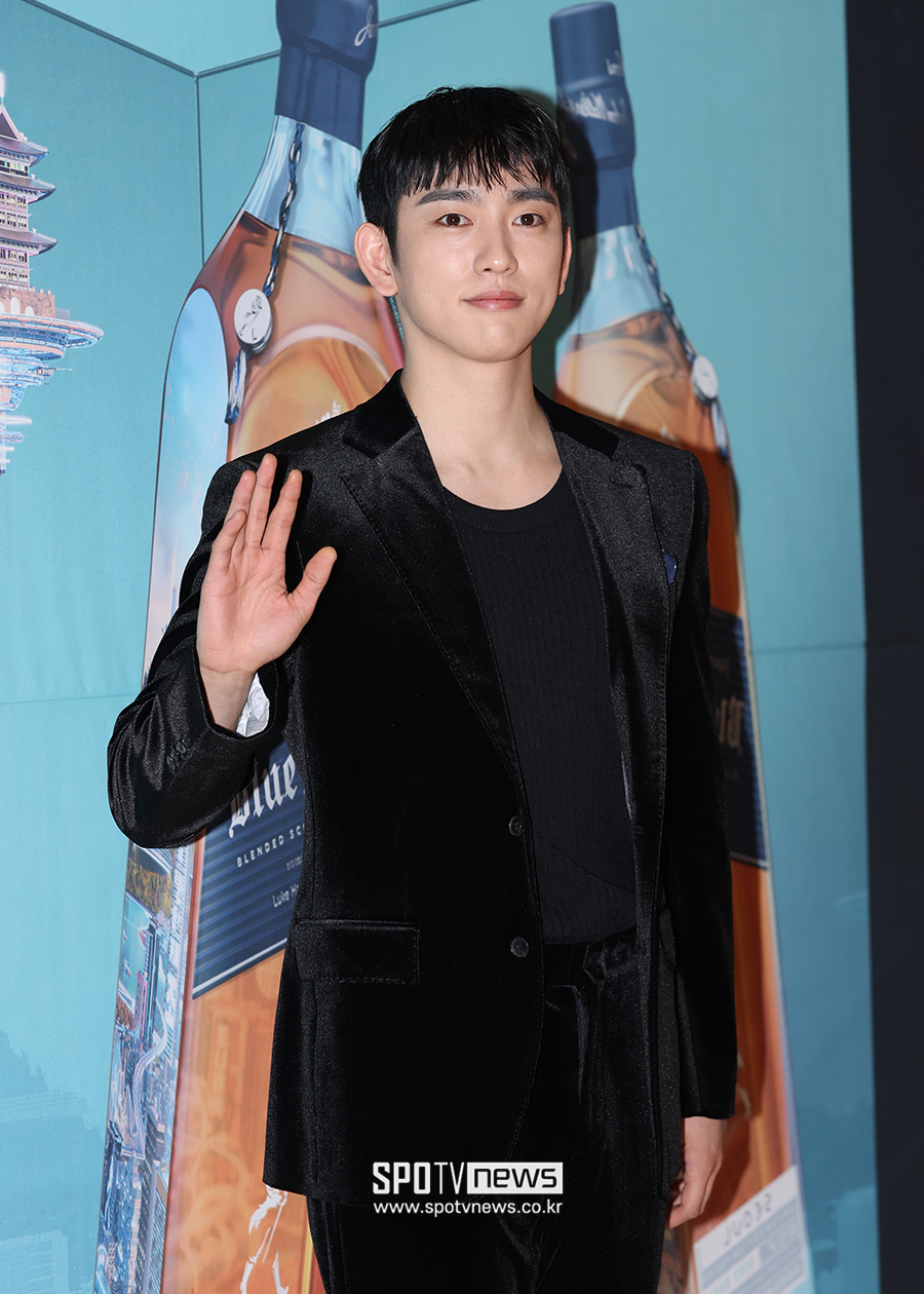 [포토S] 갓세븐 진영, '아가새들 보고 있죠?'