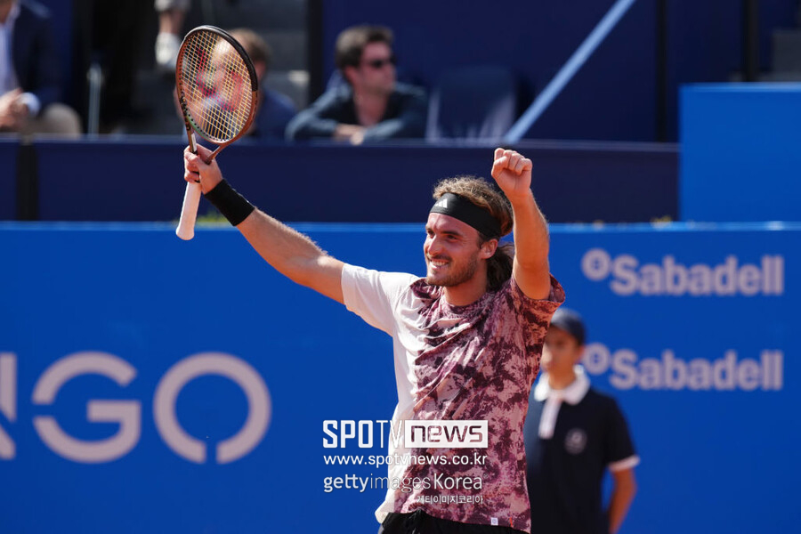 ▲ 2023 ATP 투어 바르셀로나오픈 단식 결승 진출을 확정한 뒤 환호하는 스테파노스 치치파스