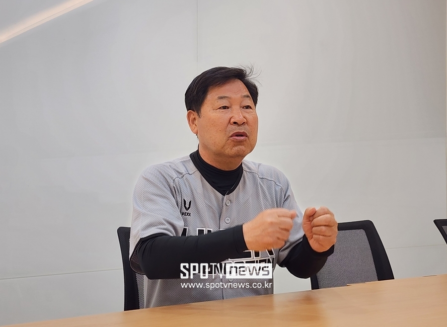 ▲ 인터뷰 중인 이만수 헐크파운데이션 이사장. ⓒ잠실, 박정현 기자