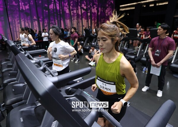 ▲ 제1회 디랙스 인도어 마라톤 대회가 23일 경기도 광명 IVEX 하이퍼홀에서 성료했다. ⓒ 광명, 곽혜미 기자