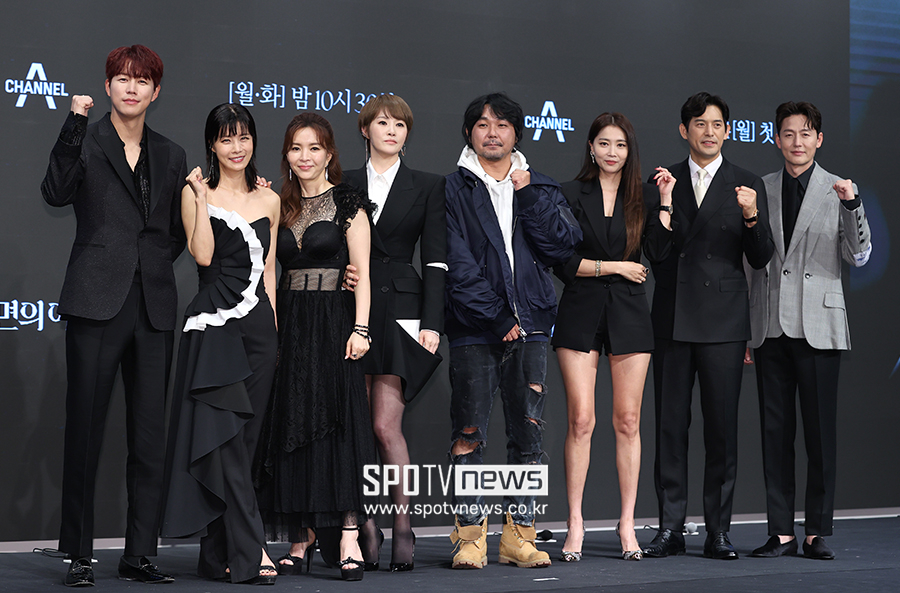 ▲ 신지훈 유선 신은정 김선아 강호중 감독 오윤아 오지호 이정진 ⓒ곽혜미 기자