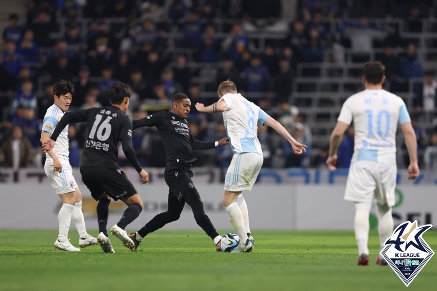 ▲ 다소 답답하던 인천의 반격은 성과를 내지 못했다 ⓒ 한국프로축구연맹