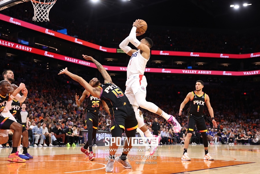 ▲ 러셀 웨스트브룩이 LA 클리퍼스를 들었다 놨다 했다.