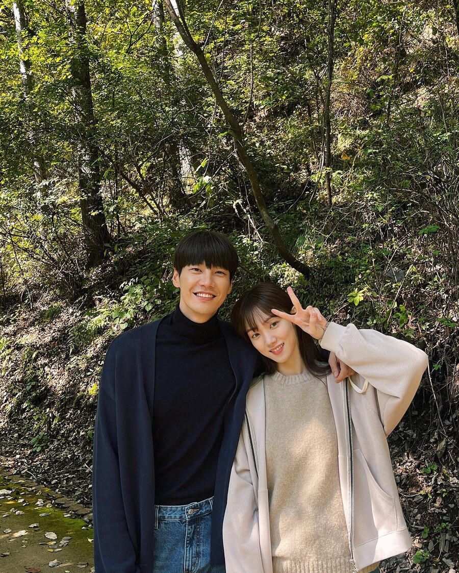 ▲ 김영광, 이성경. 출처ㅣ이성경 인스타그램