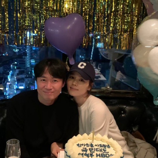 연정훈♥한가인, 결혼 18주년 자축…"아직도 꽃 사주는 남편" 스윗 치사량