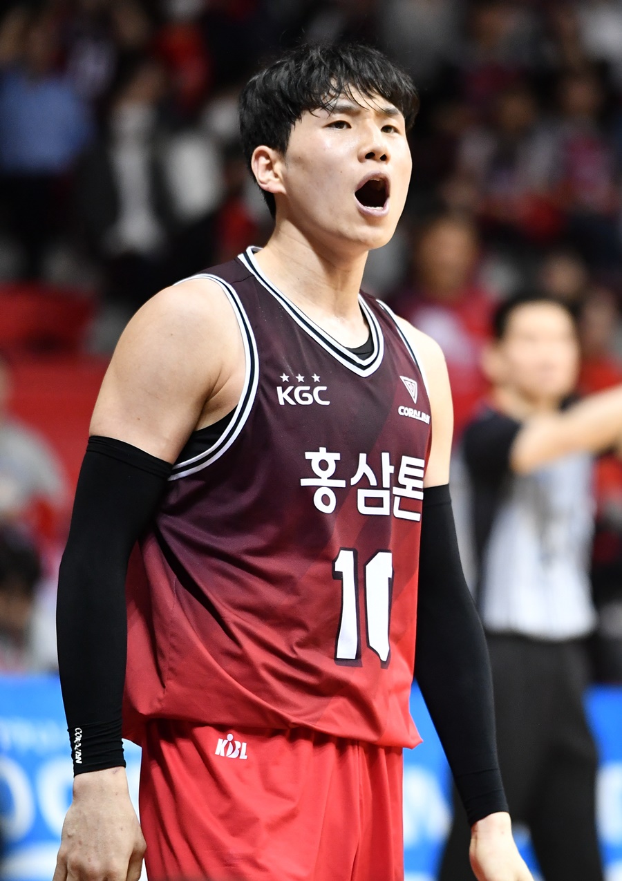 문성곤 '논개 수비'에 김선형이 막혔다…"같이 죽자는 마음으로 막아"
